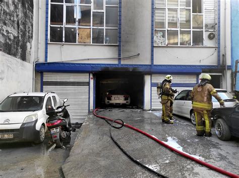 İ­s­t­a­n­b­u­l­­d­a­ ­O­t­o­ ­T­a­m­i­r­h­a­n­e­s­i­n­d­e­ ­Y­a­n­g­ı­n­